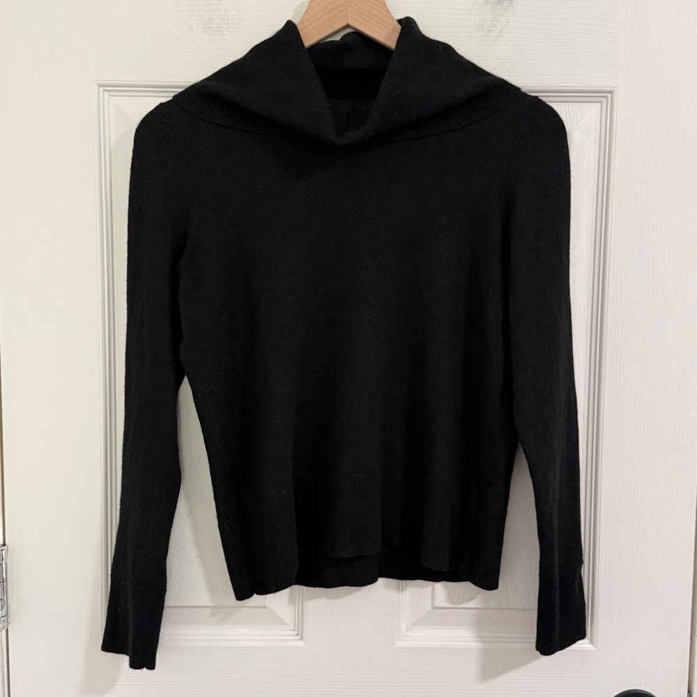 Black Merino Wool Sweater Dark Academia‎ Quiet Luxury Minimalist Womens Medium